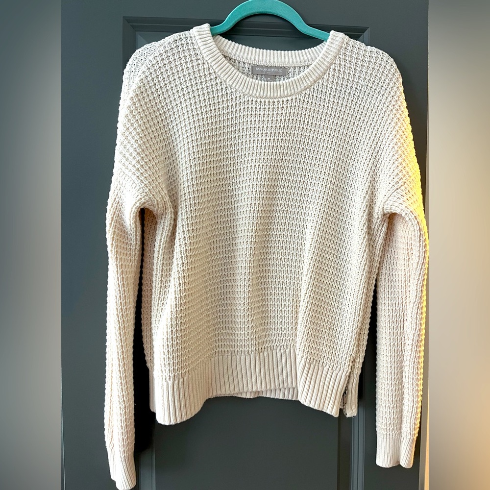 Banana Republic cable knit cream sweater